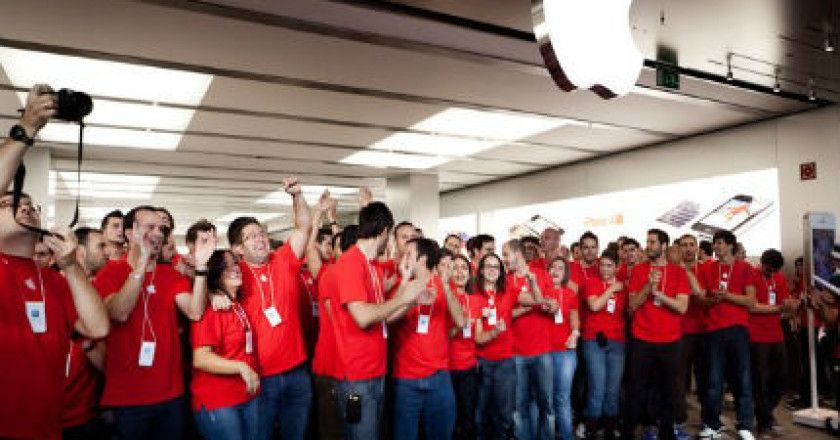 La novena tienda de Apple en España abre sus puertas en Valladolid