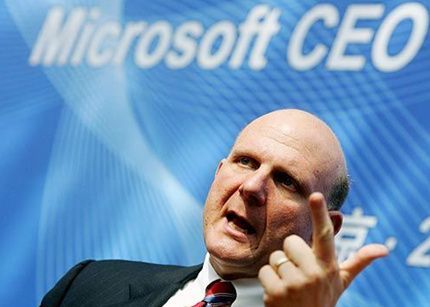 Steve Ballmer dejará de ser CEO de Microsoft en menos de un año