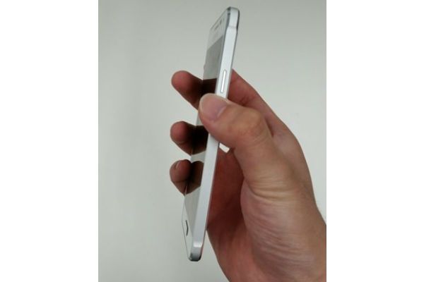 samsung_galaxy_alpha_1