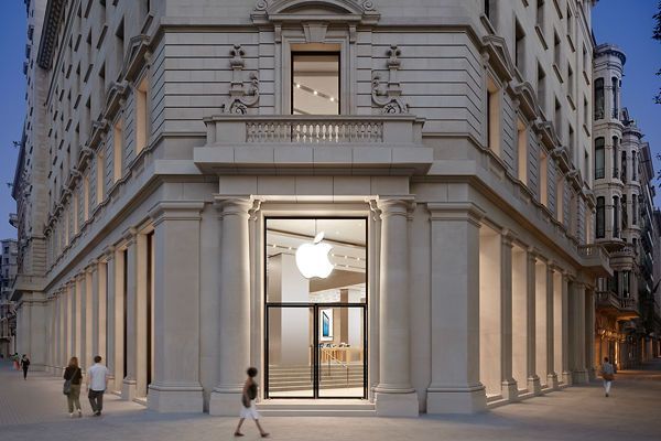 apple_store_barcelona