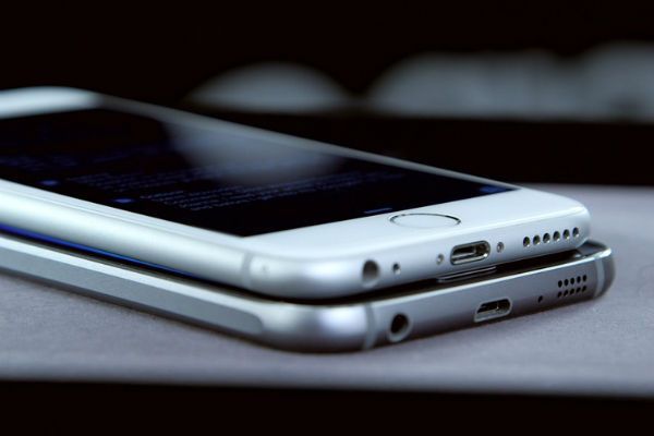 smartphones_samsung_iphone