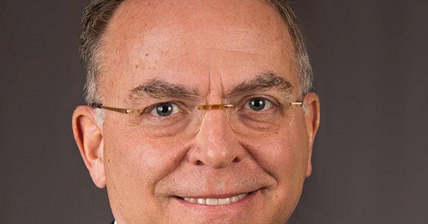 tech_data_presidente_retirado