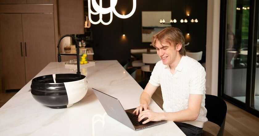 Red.es destinará 200 millones a formar a 80.000 profesionales en competencias digitales e IA