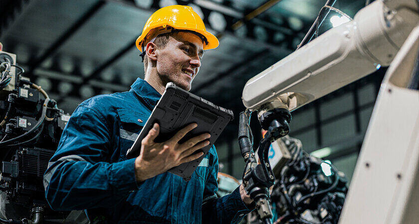 Getaz lanza nuevos dispositivos rugerizados: el portátil V120 y la tablet F120