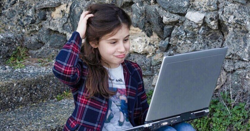 La IA en las aulas ¿un complemento adecuado para la educación?