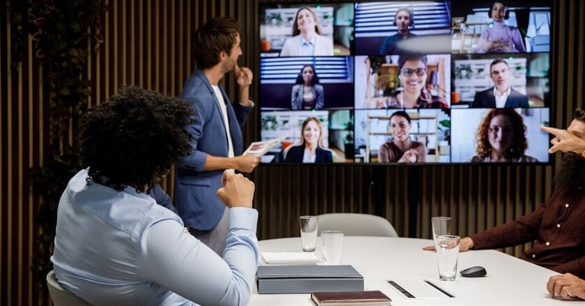 El 82% de empresas considera al audiovisual clave para el trabajo híbrido