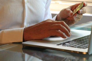 Ciberataques y fraude desafían la confianza del consumidor en España