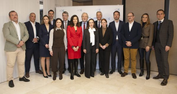 Asociación Española de Empresas de Consultoría prevé un 6% más de ingresos del sector financiero en 2025