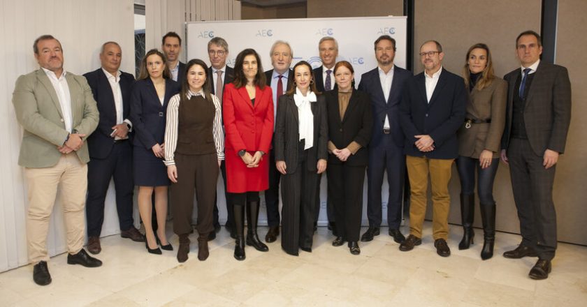 Asociación Española de Empresas de Consultoría prevé un 6% más de ingresos del sector financiero en 2025