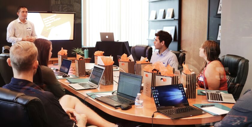 El mercado de fusiones y adquisiciones en el sector del software ha terminado el año 2025 con una recuperación clara de la actividad en Europa e Iberia