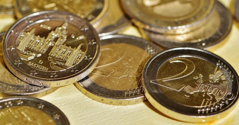 La UE aplicará un arancel de 3 euros a paquetes de fuera de la UE de menos de 150 euros