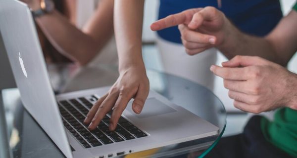 La mayoría de empresas europeas han adoptado la IA, pero no son capaces de gobernarla