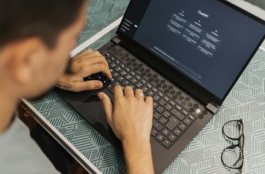 Crece la venta de ordenadores con IA en Europa