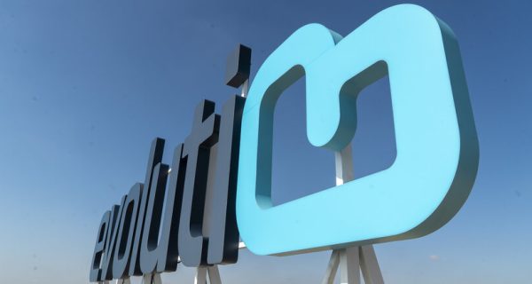 Evolutio y ElevenLabs mejorarán la experiencia de clientes con soluciones de IA conversacional agéntica