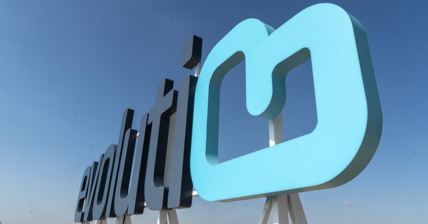 Evolutio y ElevenLabs mejorarán la experiencia de clientes con soluciones de IA conversacional agéntica