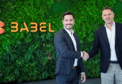 De izquierda a derecha Manuel Sáenz, CEO de Bosonit y Tony Olivo, CEO de Babel