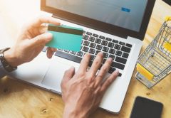 Cómo evitar perder ventas en ecommerce en verano con la plantilla de vacaciones