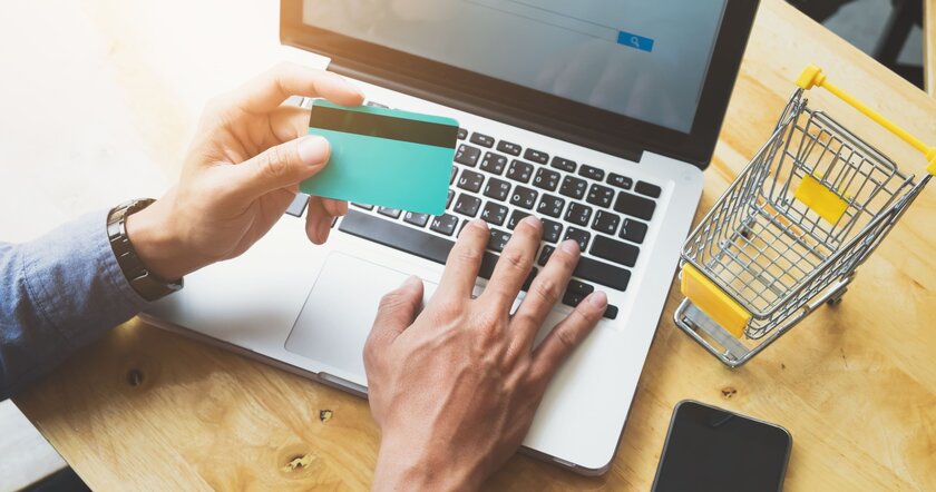 Cómo evitar perder ventas en ecommerce en verano con la plantilla de vacaciones