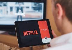 Cuáles son las suscripciones digitales que priorizan mayores de 45, millenials y Gen Z
