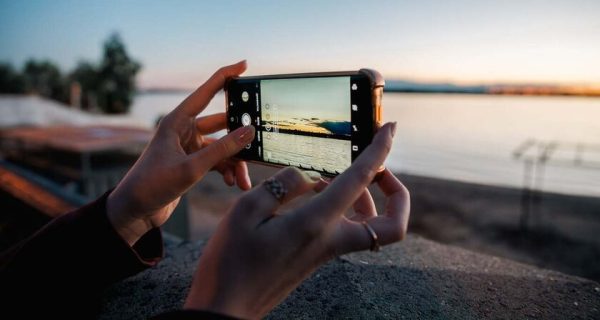 El uso de eSIM, disparado este verano: casi un 30% de los viajeros la utilizará