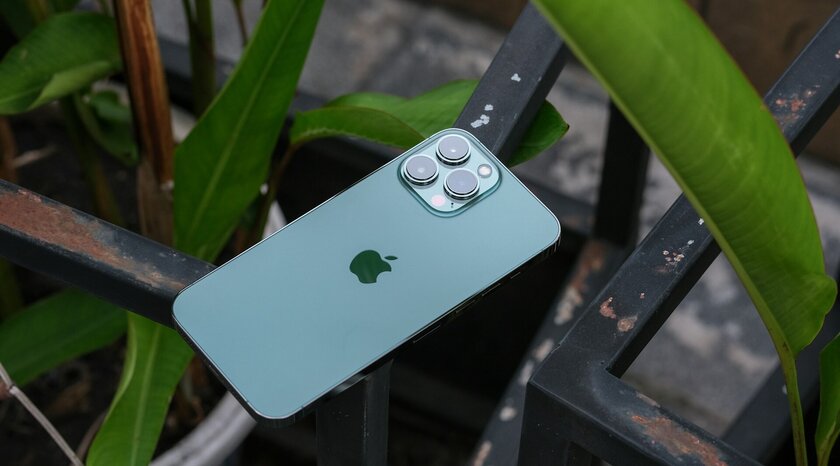 El iPhone más reparado en España, el 13: arreglarlo cuesta entre el 4 % y el 8 % de uno nuevo